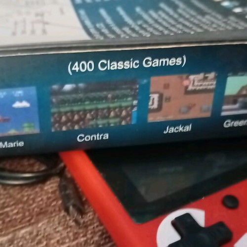 Electronic game like new with 400 classic games