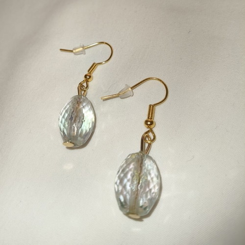 Handmade earrings with plastic clasp, green and gold