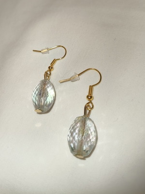 Handmade earrings with plastic clasp, green and gold
