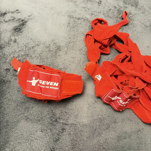 Γάντια μποξ Everlast μεταχειρισμένα με 3 λάστιχα