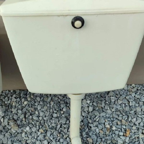 Toilet cisterns used, pack