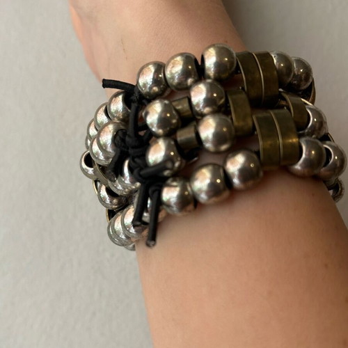 Bracelet elastic and fitted with beads new