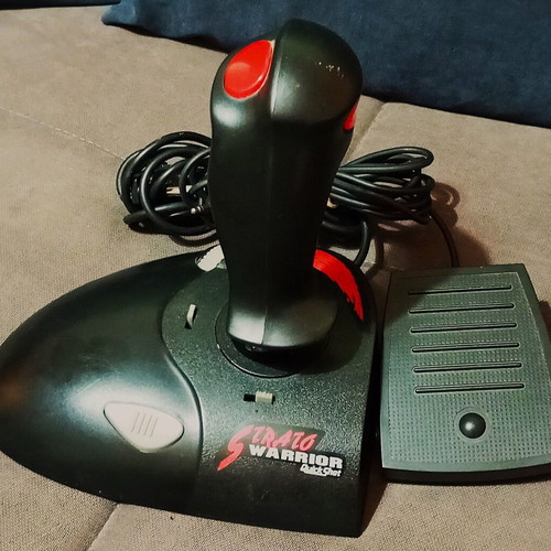 Vintage QuickShot Strato Warrior QS-216 joystick and accelerator pedals like new for PC