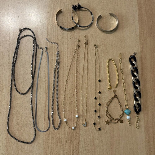 Stainless steel necklaces and bracelets, gold and silver colors