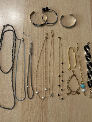 Stainless steel necklaces and bracelets, gold and silver colors
