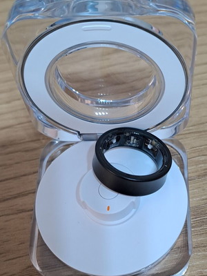 Samsung Galaxy Ring Size 8 Titanium Black like new