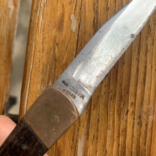 Explorer Japan Steel knife used with lockback mechanism