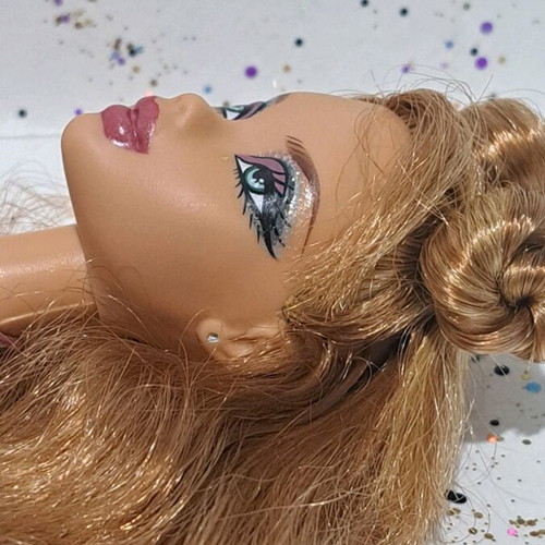 My Scene Hollywood Bling Nia doll used with flaws