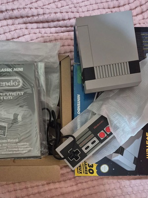 Nes Classic Mini καινούργιο με 700+ παιχνίδια στο κουτί του