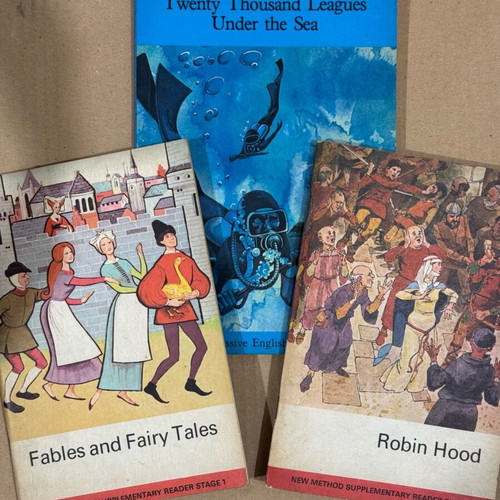 Book set of 3 like new English readers Jules Verne, Robin Hood, Fables & Fairy Tales