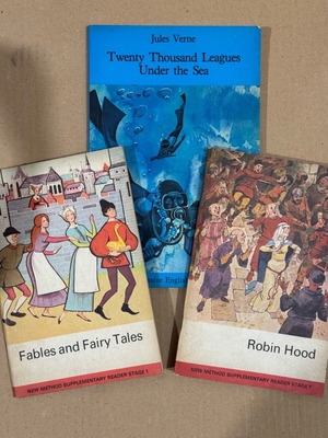 Book set of 3 like new English readers Jules Verne, Robin Hood, Fables & Fairy Tales