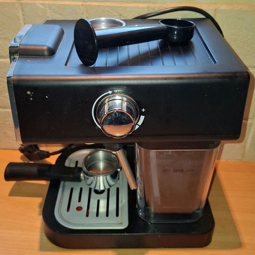 Izzy Venezia IZ-6001 Espresso Machine 1100W 20bar Pressure