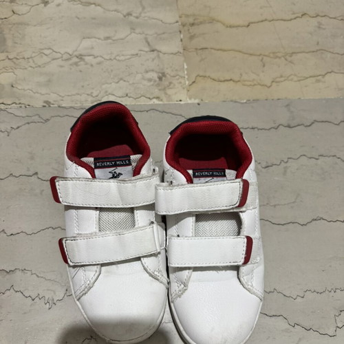 Beverly Hills Polo Club boys' casual shoes size 29, like new, white