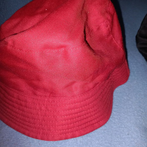 Set of two women's hats like new, red cotton and black with fleece lining