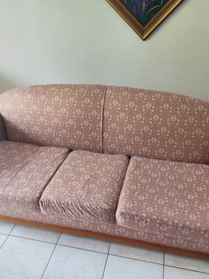 Sofa like new, easy to move