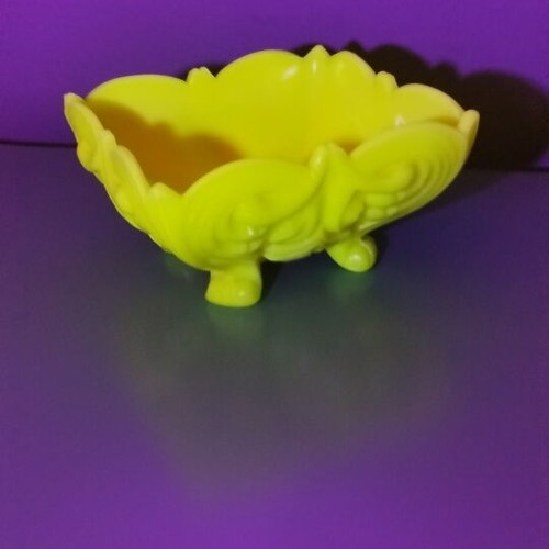 Fenton vintage yellow custard glass footed bowl with butterfly pattern