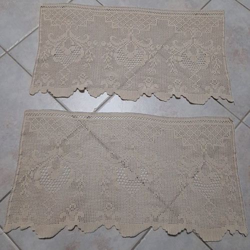 Handmade beige lace set of 2, like new