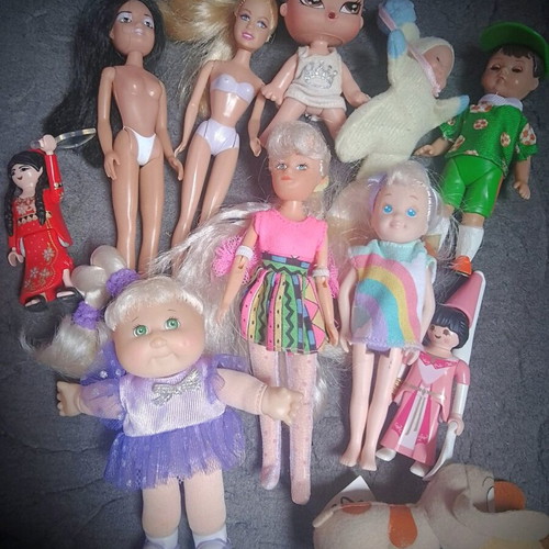 Small dolls used, lot