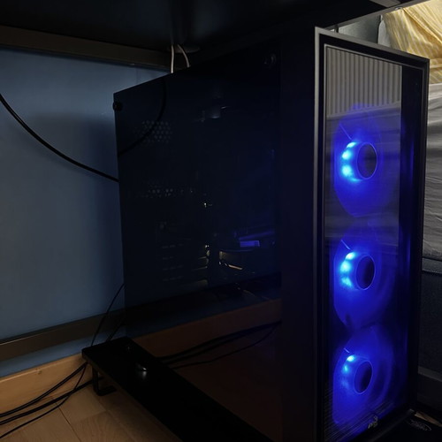 Pc setup used with Philips 24 inch monitor, AMD Ryzen 5 1400, Radeon RX 570