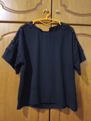Black blouse like new, size XL