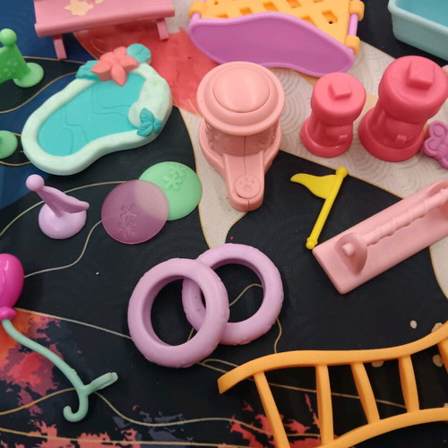 Littlest Pet Shop plastic toys difference