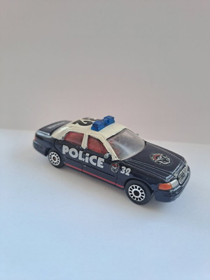 Miniaturh Police Car Ford Crown Victoria Realtoy #32, vintage 2000s