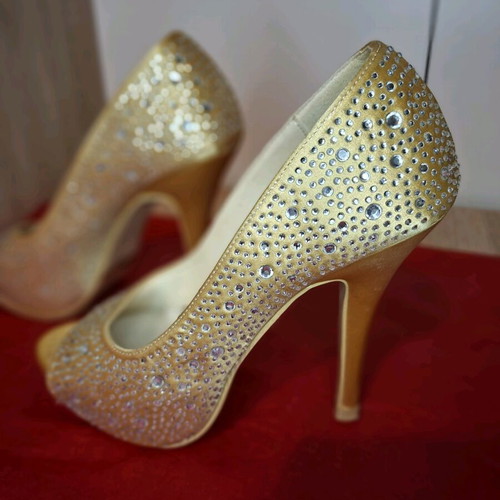 Peep toe satin gold heels with rhinestones and platform size 37 like new