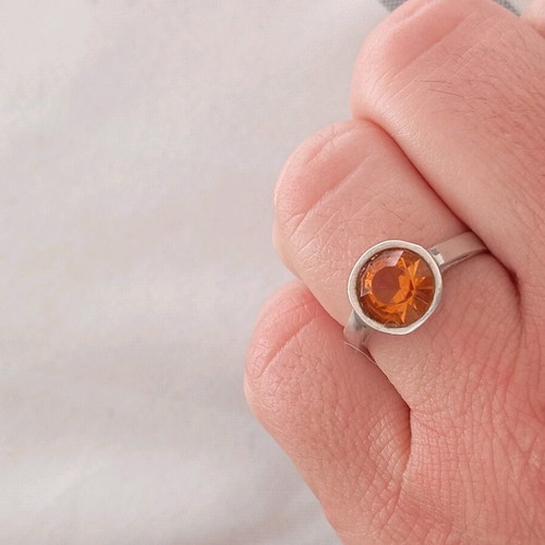 Silver solitaire ring 925 like new