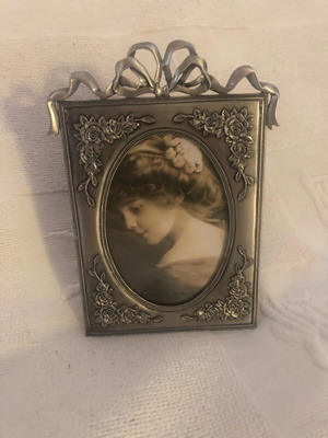 Tin frame 10x14 new in its box