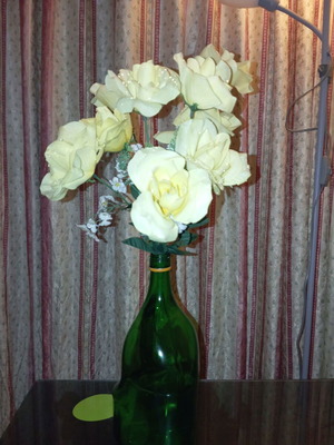 Bouquet of yellow artificial roses like new, excellent condition