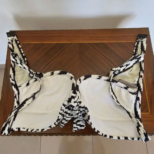 Moontide bikini used, top dd34, small double-face slip, black and white