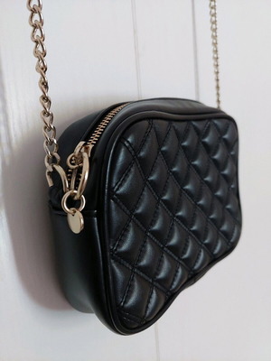 Quilted black H&M crossbody bag like new with chain