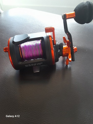 Oceanic Festus 20L fishing reel like new, 12KG drag power