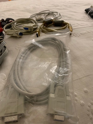 Set of 7 vintage computer and video cables like new