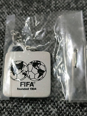 Fifa μπρελόκ καινούργιο μαύρο και ασημί