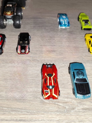 Hot Wheels and Matchbox toy cars used, set of 10