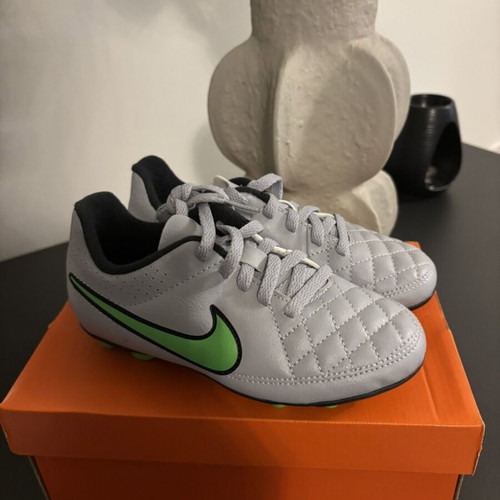 Nike Kids' Soccer Shoes size 28.5 new, gray