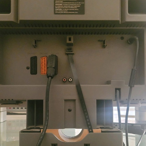 Sony Trinitron KV-34FQ75D TV like new with stand and decoder