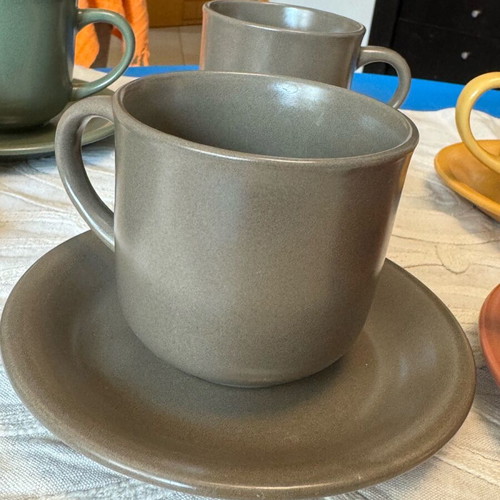 Set of 8 coffee cups with saucers new in earthy autumn shades