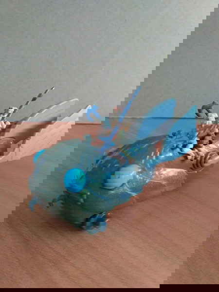 Atlantis The Lost Empire : Kida's Ketak Vehicle,σε πολύ καλή κατάσταση,με μπαταρίες