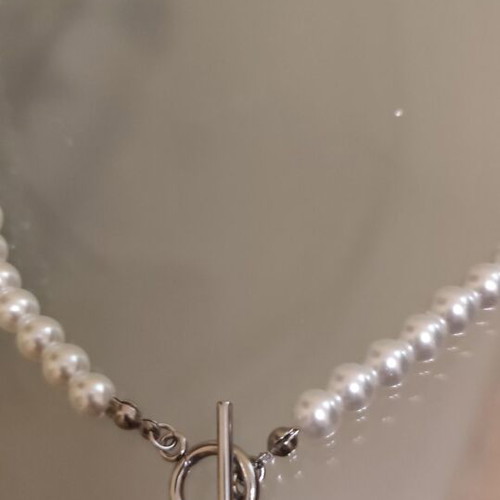 Necklace with white pearls and silver clasp new