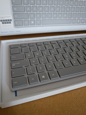 Microsoft Surface UK Key Layout Wireless Keyboard like new, silver