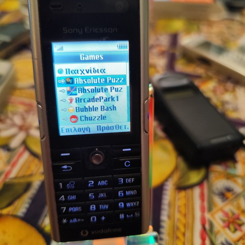 Sony Ericsson V600i vintage mobile phone used, black