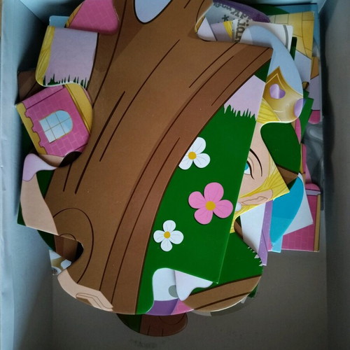 Floor puzzle like new with 24 large pieces