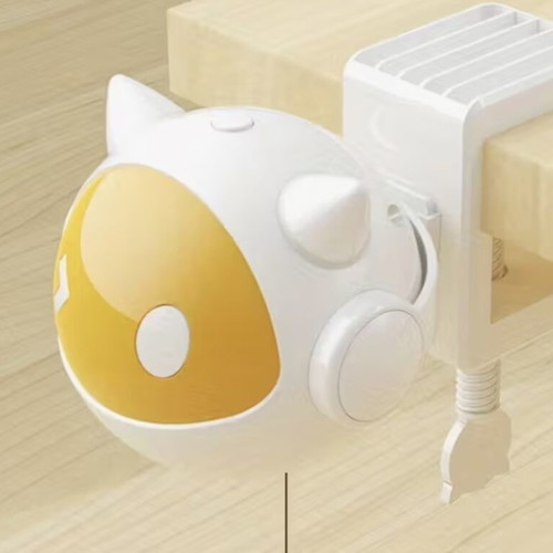 Interactive cat toy used with batteries