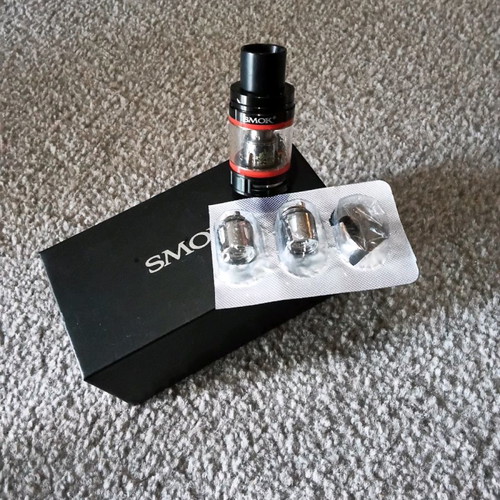 Smok Tfv Big Baby atomizer used with accessories