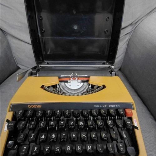 Brother Deluxe 250TR typewriter like new