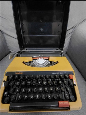 Brother Deluxe 250TR typewriter like new