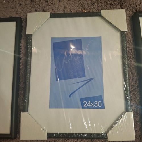 Wall frames like new, pack of 3, 24x30 cm