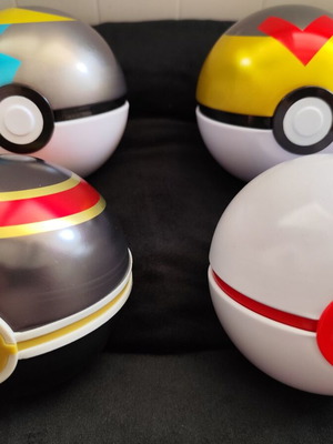Pokeball tins set of 4 like new, Luxury, Premier, Moon, Level